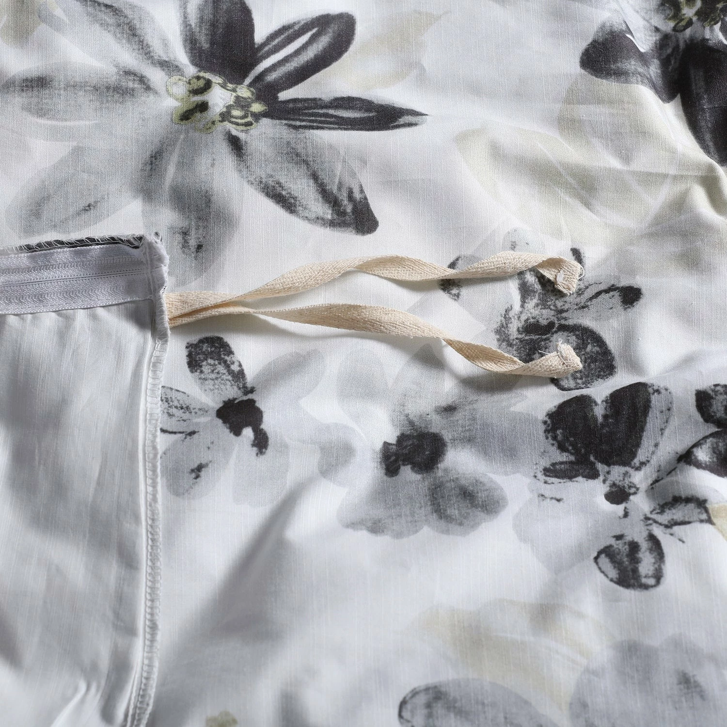 Discount 🎁 Exclusive Fabrics Blossom Neutral Cotton Percale Printed Reversible Duvet Cover Set 🔔 8 Discount 🎁 Exclusive Fabrics Blossom Neutral Cotton Percale Printed Reversible Duvet Cover Set 🔔 - Image 6