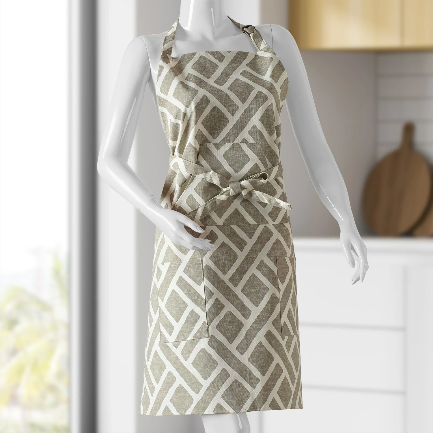 New 🥰 Exclusive Fabrics Martinique Printed Cotton Apron - 27 X 34 Martinique Blue 🎁 9 New 🥰 Exclusive Fabrics Martinique Printed Cotton Apron - 27 X 34 Martinique Blue 🎁 - Image 7