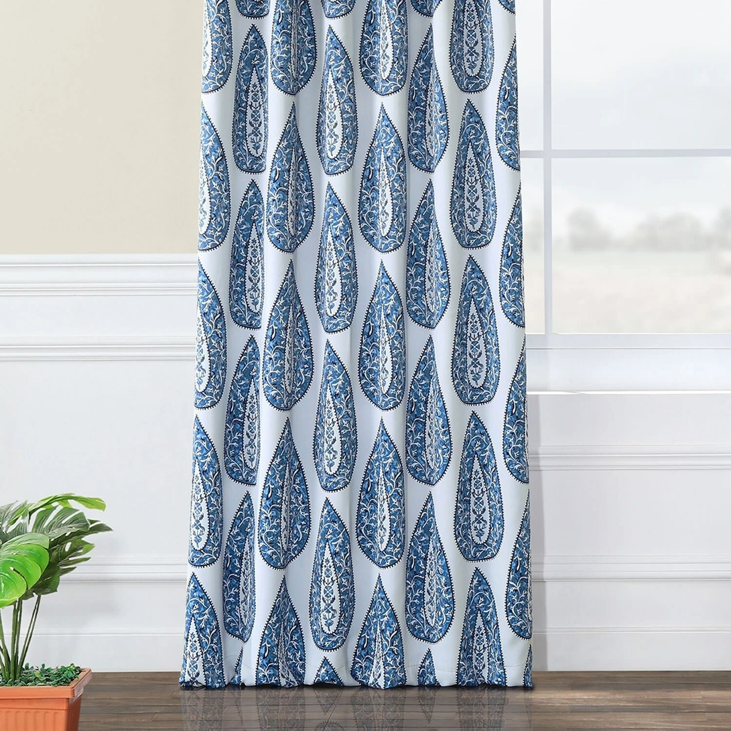 Brand new 😍 Exclusive Fabrics Medallion Blue Room Darkening Curtain Panel Pair (2 Panels) 🛒 7 Brand new 😍 Exclusive Fabrics Medallion Blue Room Darkening Curtain Panel Pair (2 Panels) 🛒 - Image 5